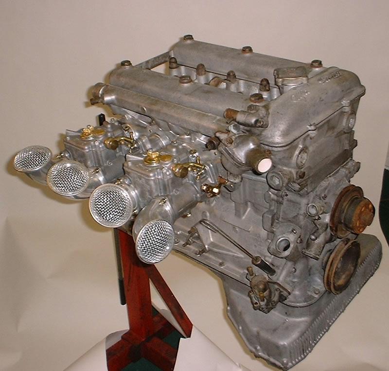 Двигатели alfa romeo. Двигатель Альфа Ромео. Двигатель Alfa Romeo 33 1.5. Двигатели Альфа Ромео 2л. Alfa Romeo Twin cam.