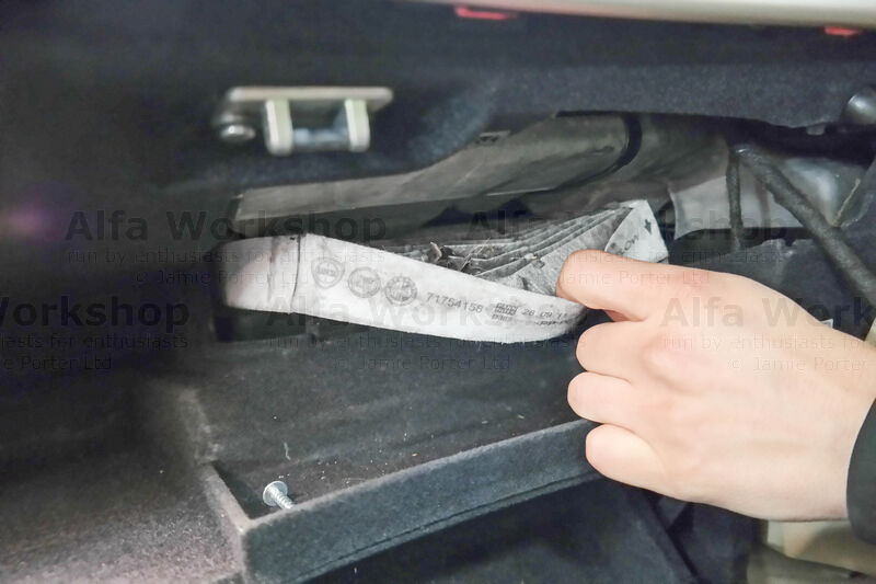 Alfa 159 on sale pollen filter